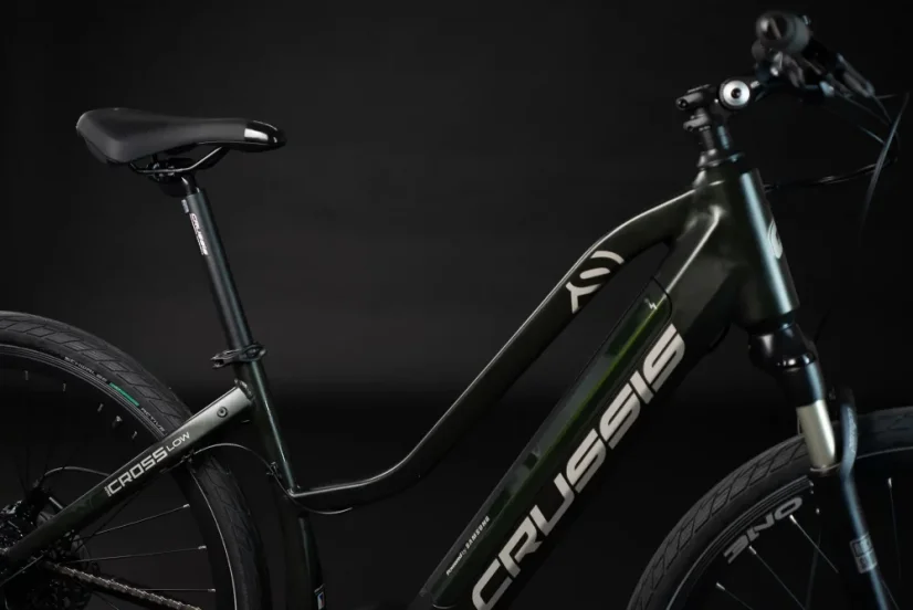 CRUSSIS ONE-PAN Cross low 9.8-M (2023) - Velikost rámu: 19"