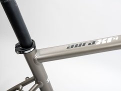 AUTHOR Aura XR4 2026