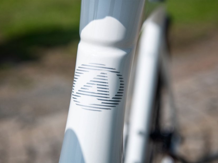 AUTHOR Charisma 66i 2025-26 - Velikost: 50