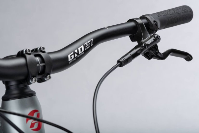GHOST Kato FS 27.5 Light Grey Pearl/Riot Red (2025) - Varianta: XS